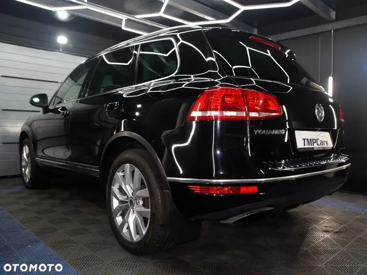 Volkswagen Touareg 2012 photo 2