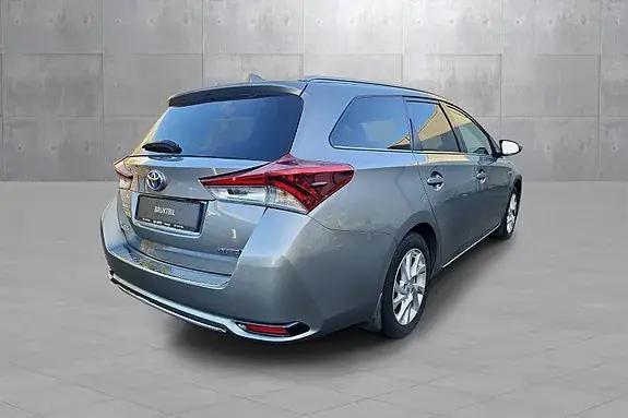 Toyota Auris 2017 photo 5