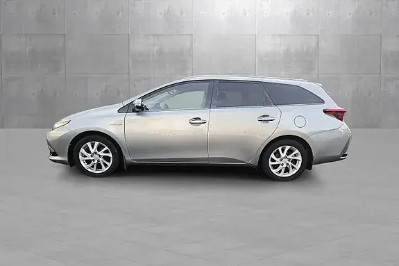 Toyota Auris 2017 photo 2