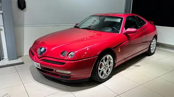 Alfa Romeo Gtv 2001 photo 4