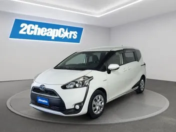 Toyota Sienta 2015 photo 2