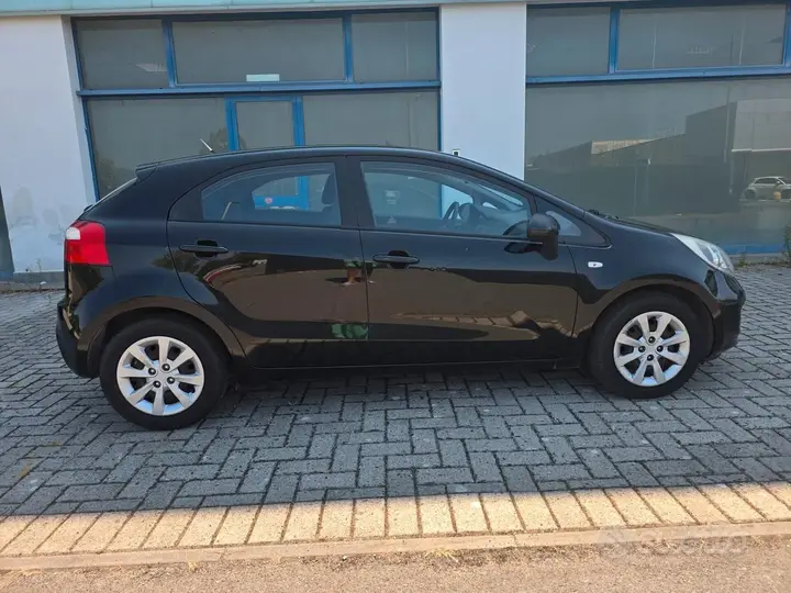 Kia Rio 2013 photo 5