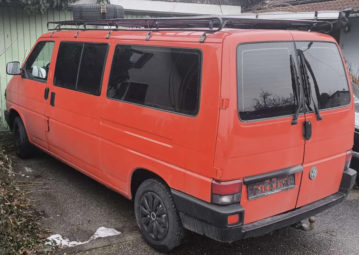 Volkswagen T4 1993 photo 3