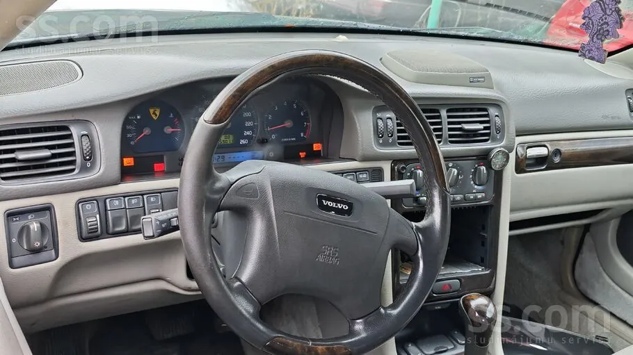 Volvo C70 1998 photo 5