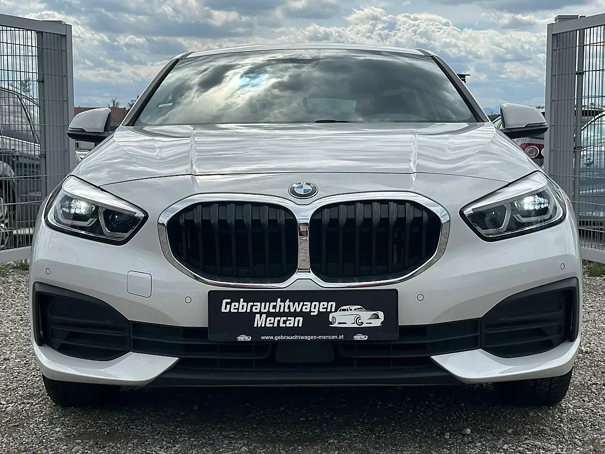 BMW 1 Series 2023 photo 2