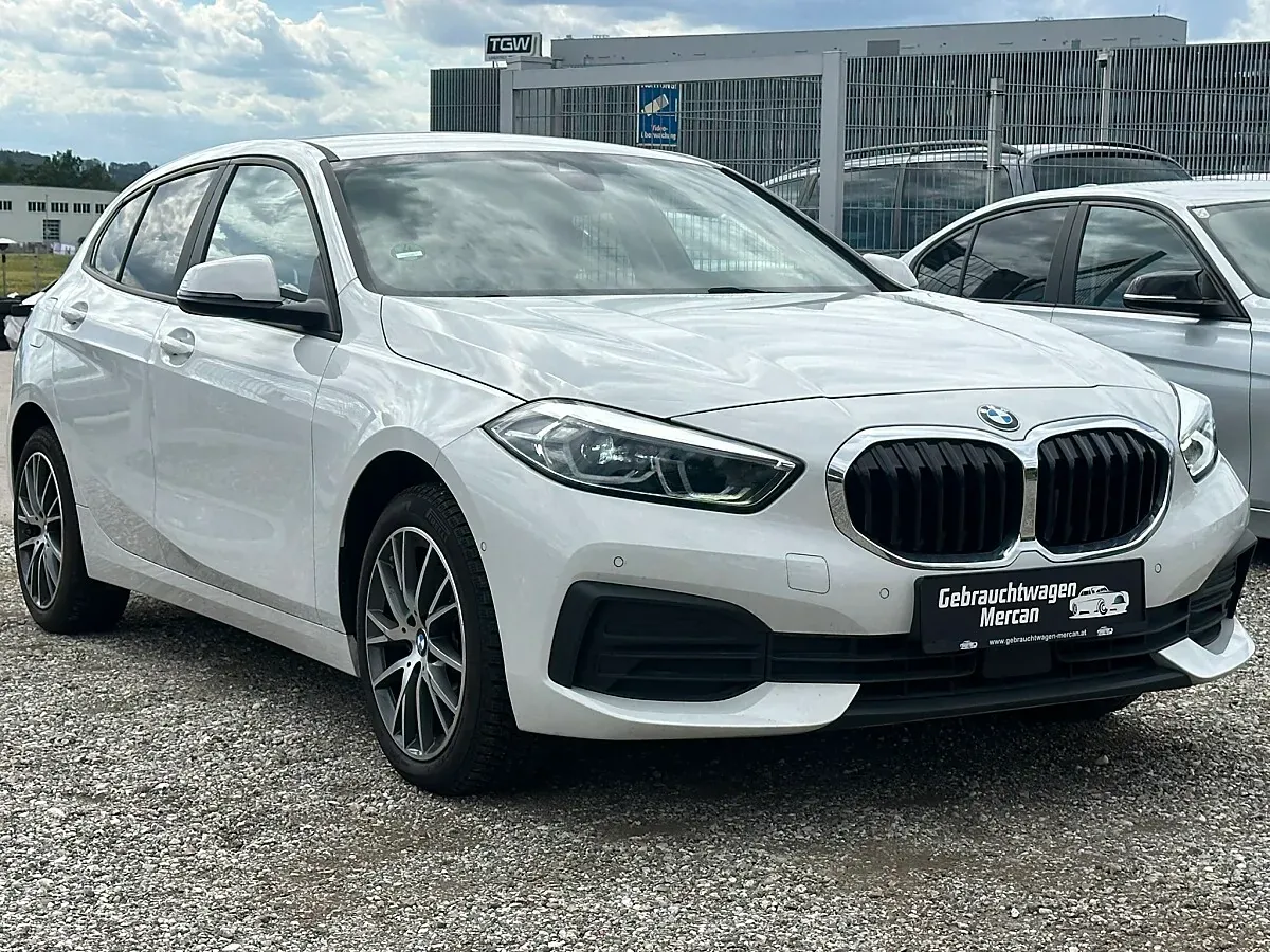 BMW 1 Series 2023 photo 3