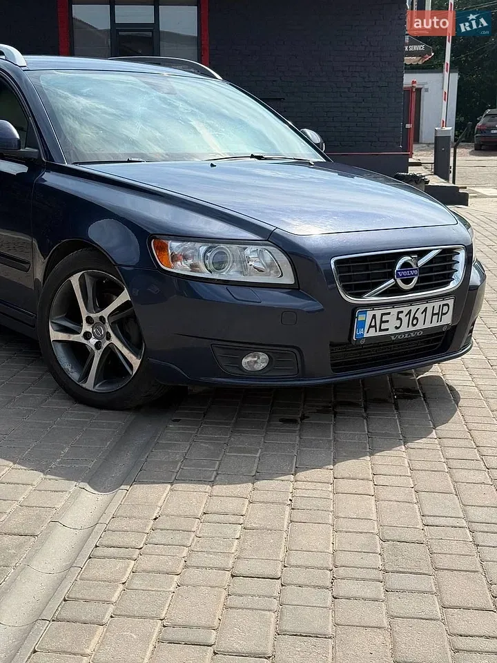 Volvo V50 2011 photo 4
