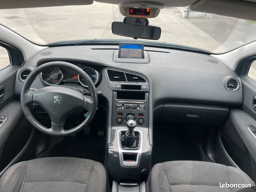 Peugeot 5008 2013 photo 3