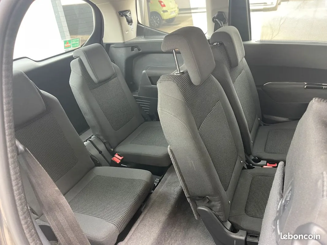 Peugeot 5008 2013 photo 5