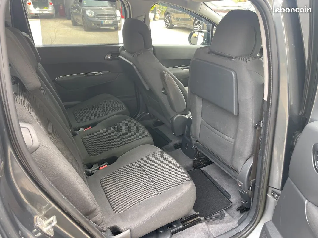 Peugeot 5008 2013 photo 4