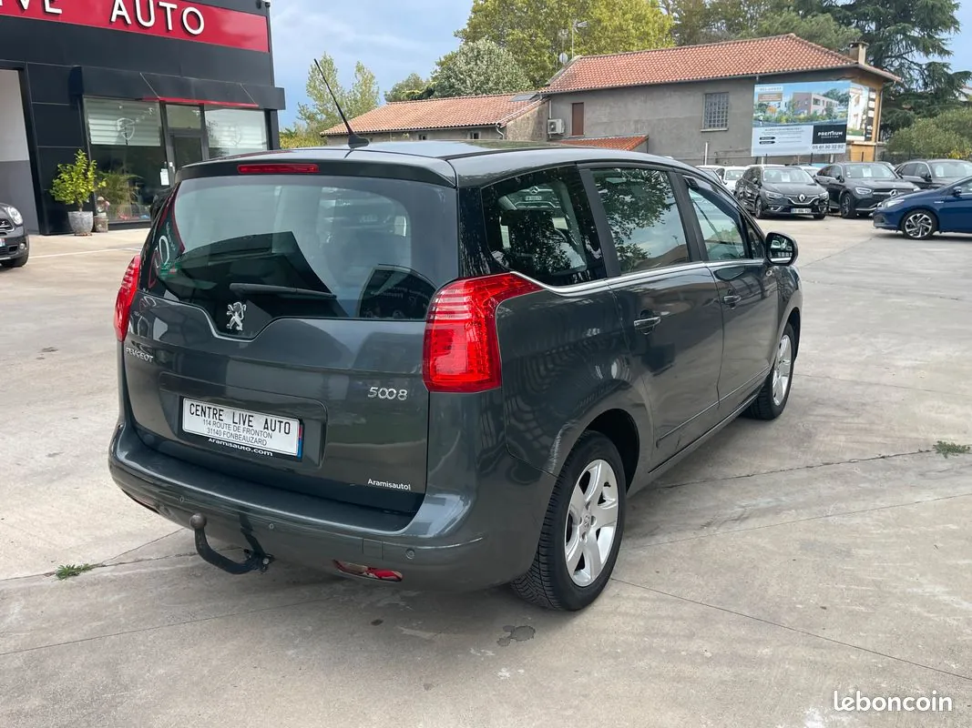 Peugeot 5008 2013 photo 2