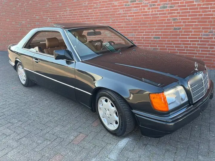Mercedes-Benz W124