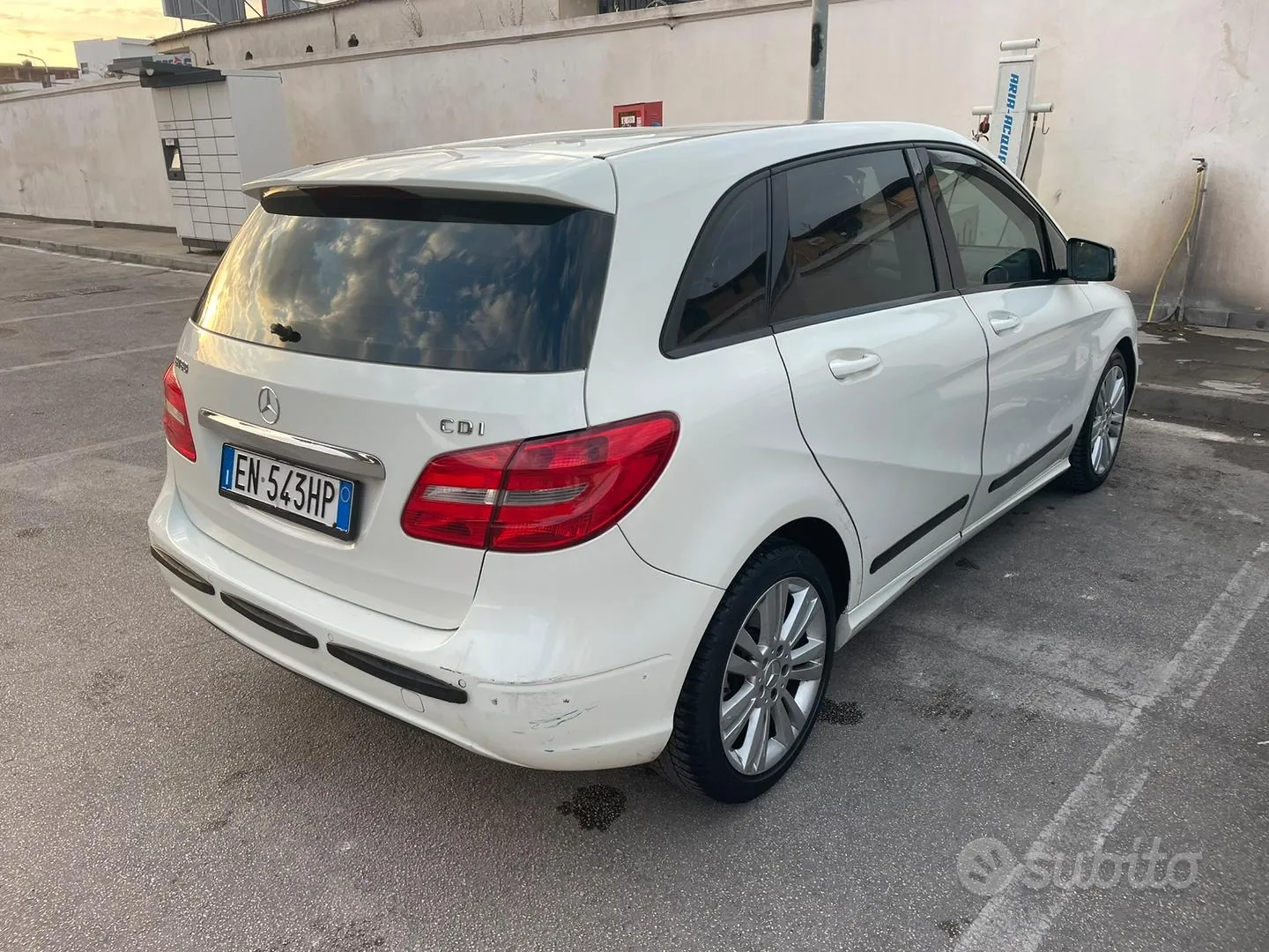 Mercedes-Benz B180 2012 photo 4