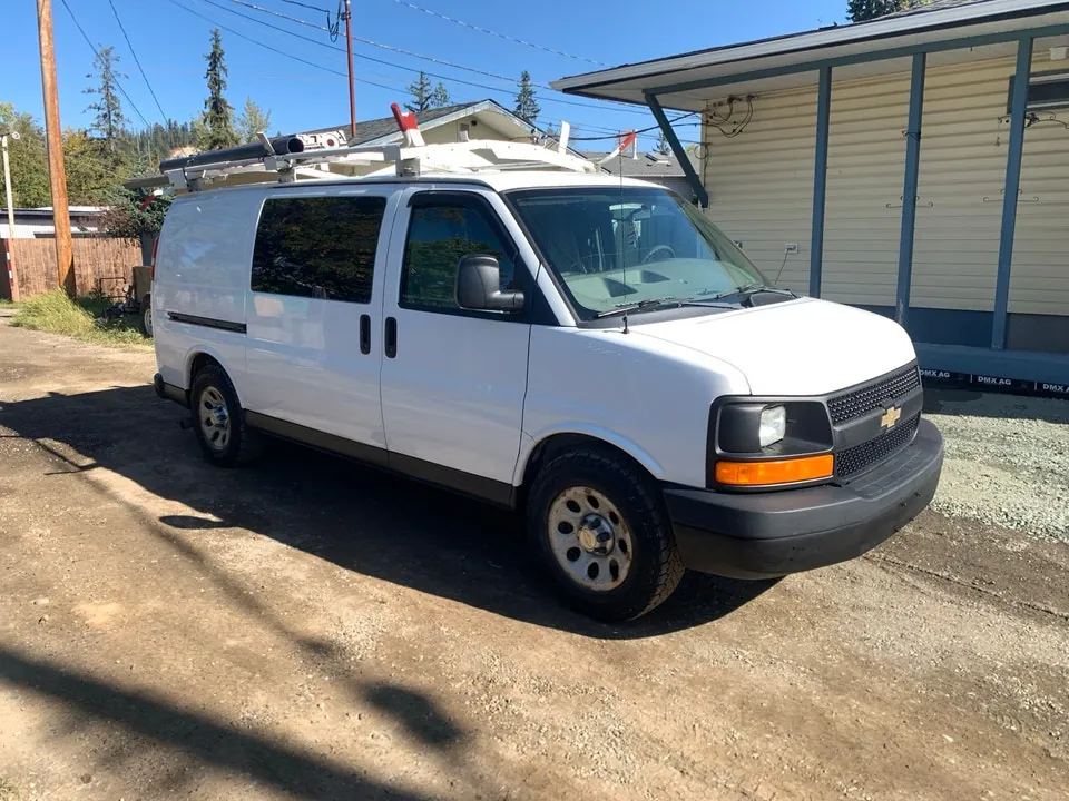 Chevrolet Express 2012 photo 2