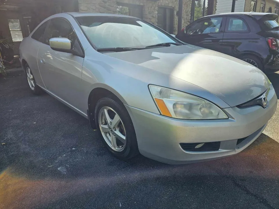 Honda Accord 2004 photo 2