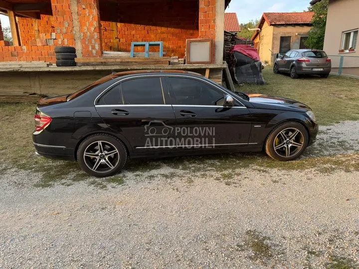 Mercedes-Benz C 320 2009 photo 4