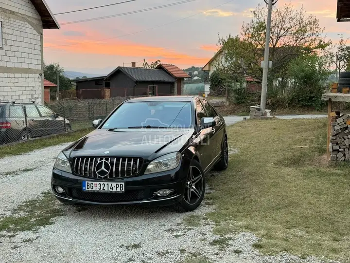 Mercedes-Benz C 320