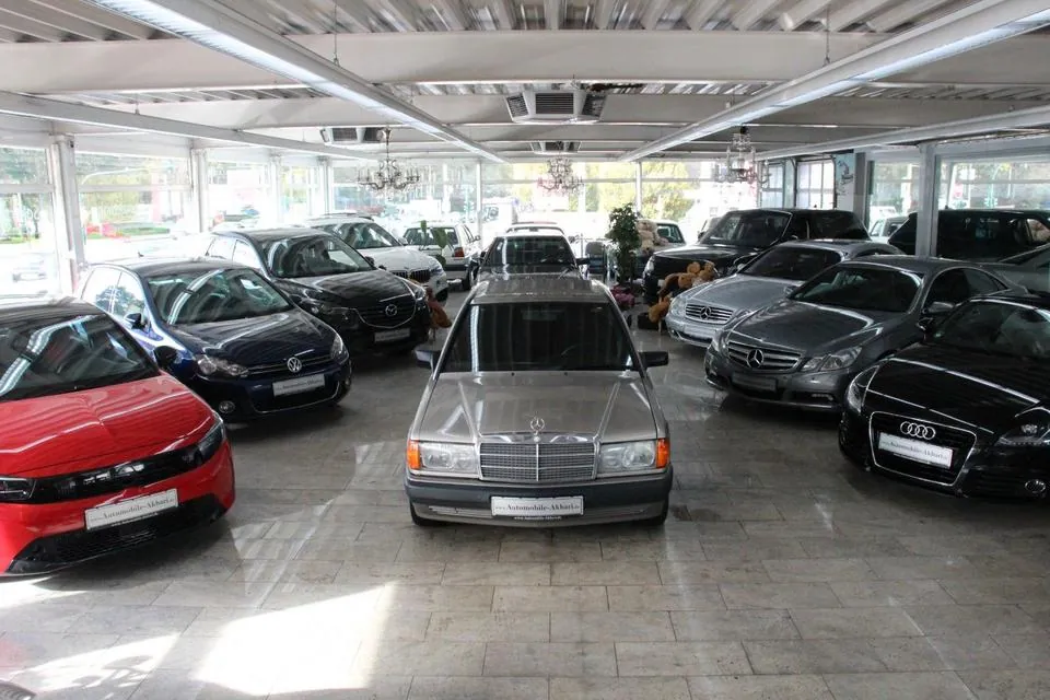 Mercedes-Benz 190 E