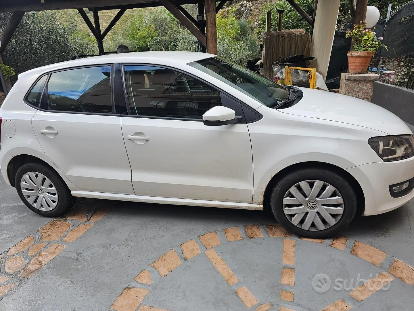 Volkswagen Polo 2012 photo 2