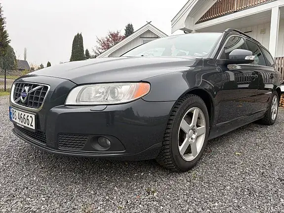 Volvo V70 2011 photo 2