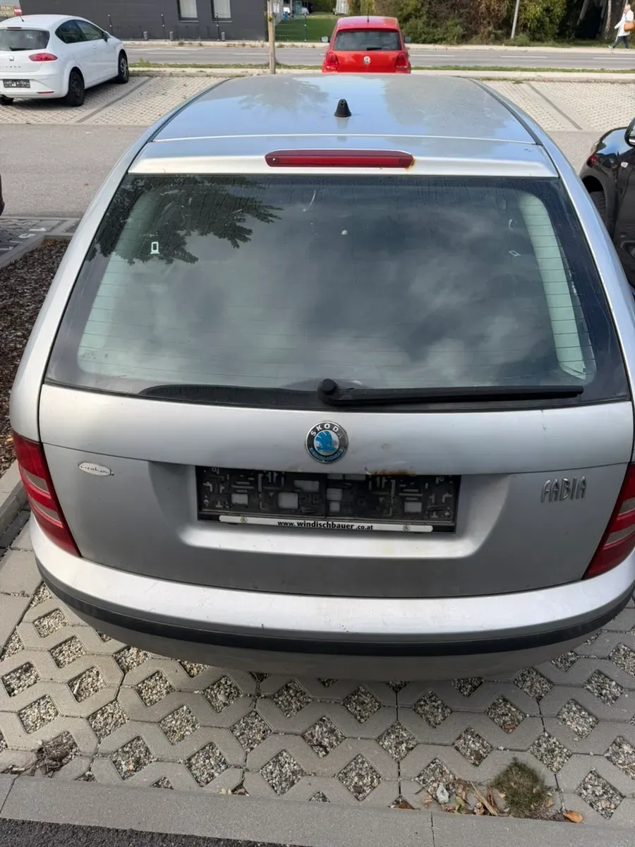 Skoda Fabia 2003 photo 2