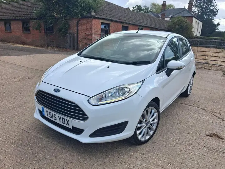 Ford Fiesta 2015 photo 4