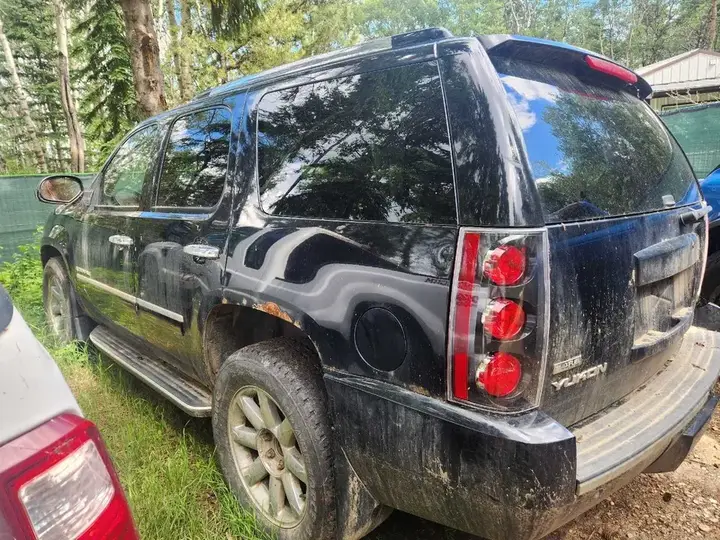 GMC Yukon Xl 2009 photo 2