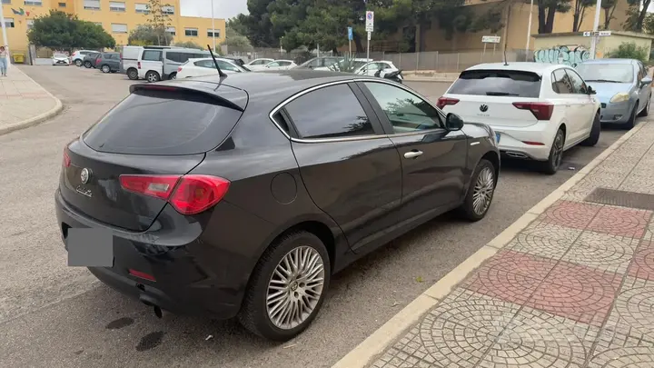 Alfa Romeo Giulietta 2010 photo 3