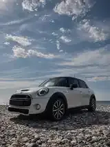 Mini Cooper S 2019 photo 3
