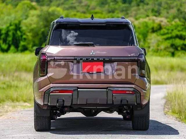 Mitsubishi Pajero 2026 photo 4