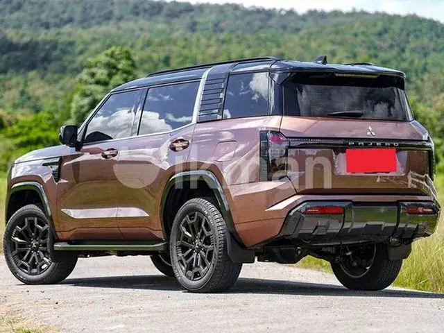 Mitsubishi Pajero 2026 photo 3