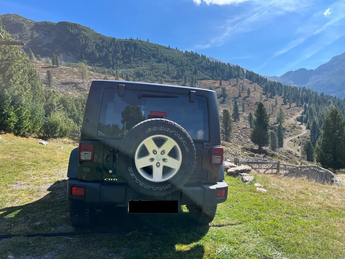 Jeep Wrangler 2011 photo 3