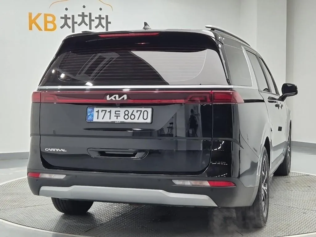 Kia Carnival 2023 photo 3