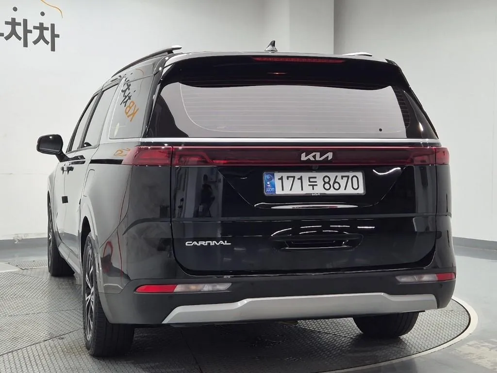 Kia Carnival 2023 photo 2