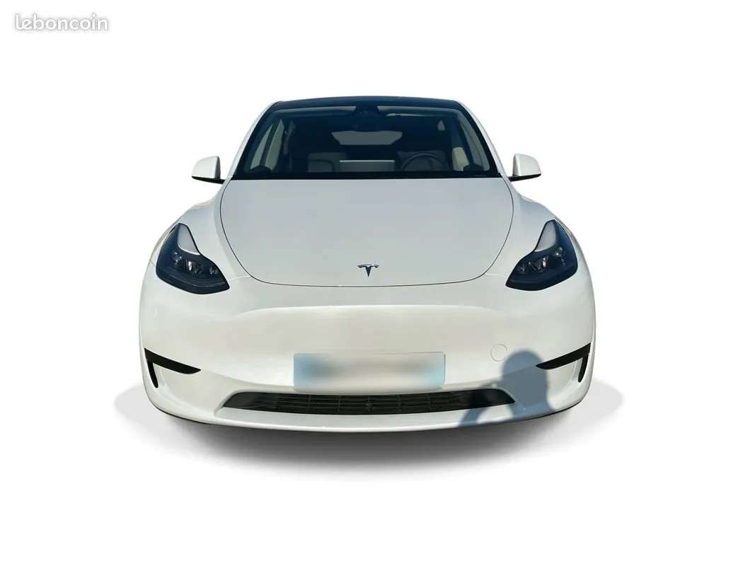 Tesla Model Y 2024 photo 2