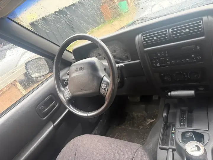 Jeep Cherokee 1995 photo 3