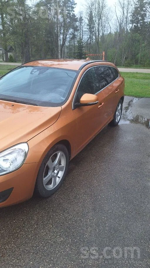 Volvo V60 2011 photo 2
