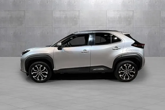 Toyota Yaris Cross 2023 photo 2