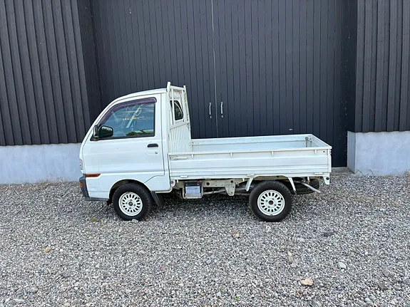 Mitsubishi Minicab 1997 photo 5