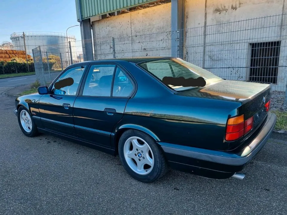 BMW 520I