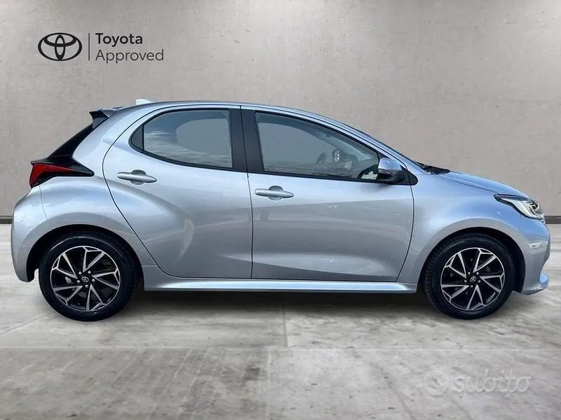 Toyota Yaris 2023 photo 4