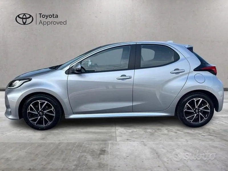 Toyota Yaris 2023 photo 3