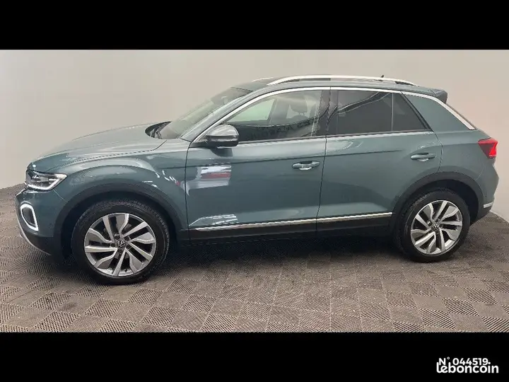 Volkswagen T-Roc 2022 photo 2