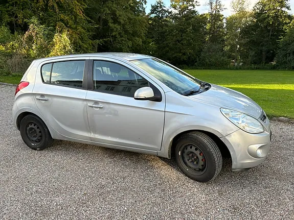Hyundai I20 2011 photo 2