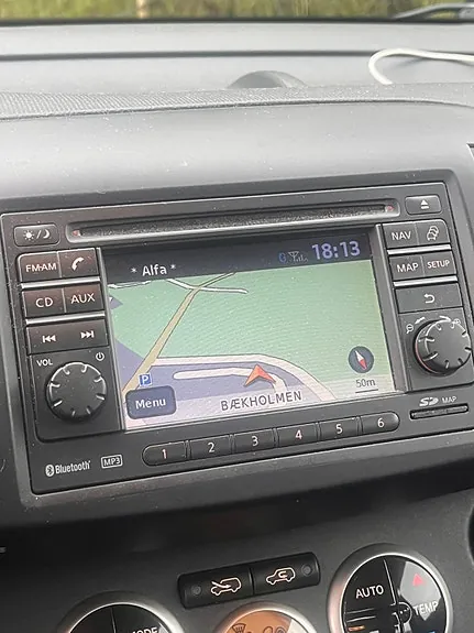 Nissan Micra 2010 photo 2