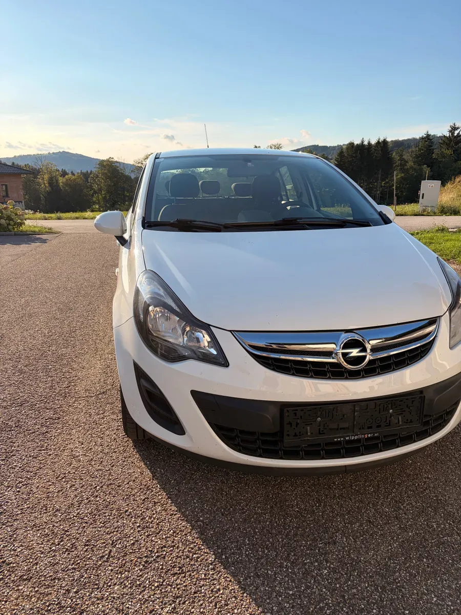 Opel Corsa 2013 photo 2