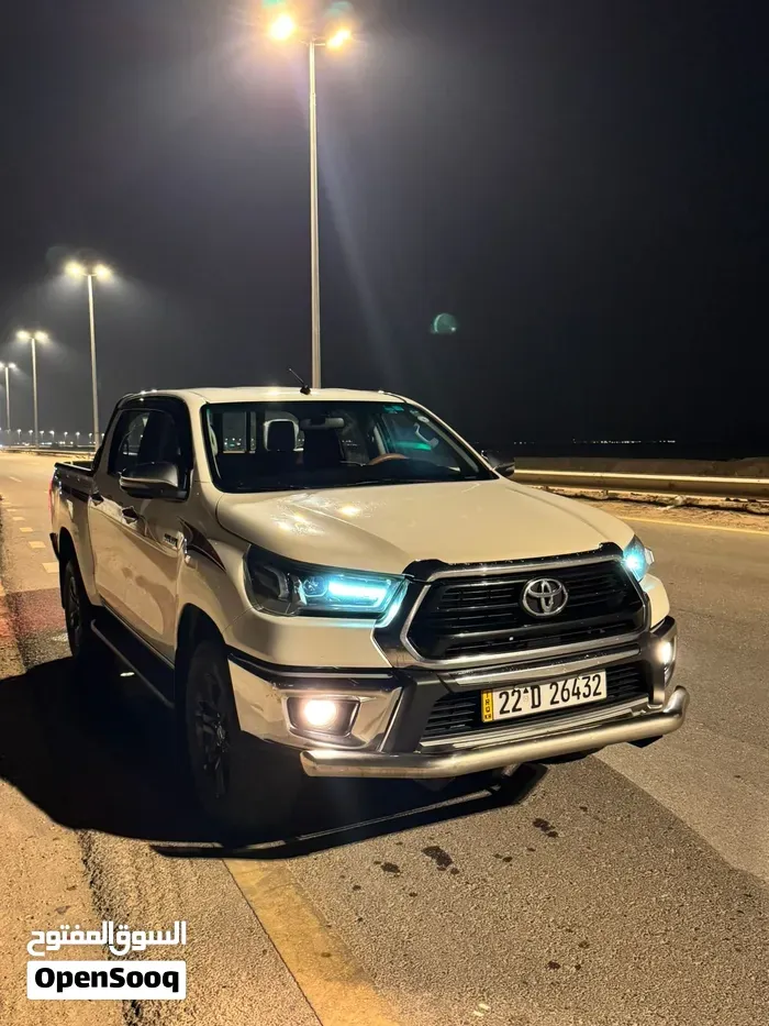 Toyota Hilux 2022 photo 2