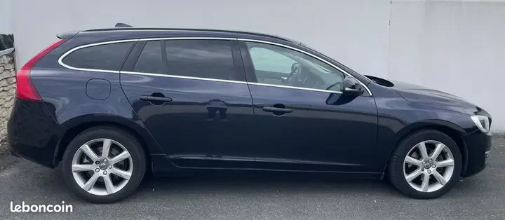 Volvo V60 2016 photo 2
