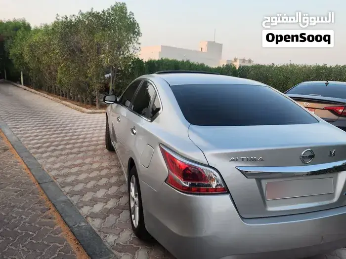 Nissan Altima 2015 photo 2