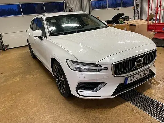Volvo V60 2024 photo 2